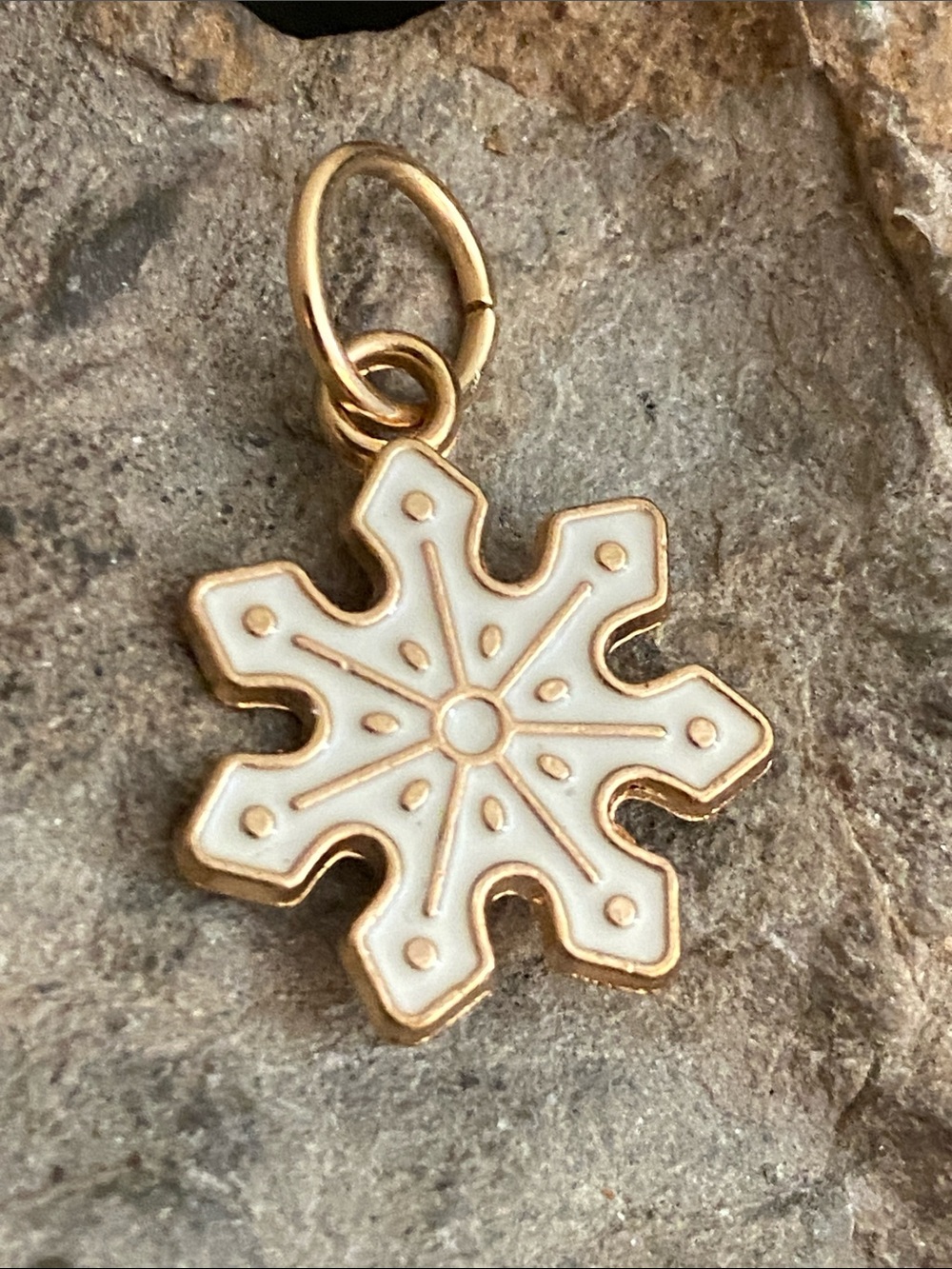 5/$10❤️❤️❤️NEW Snowflake Charm Pendant